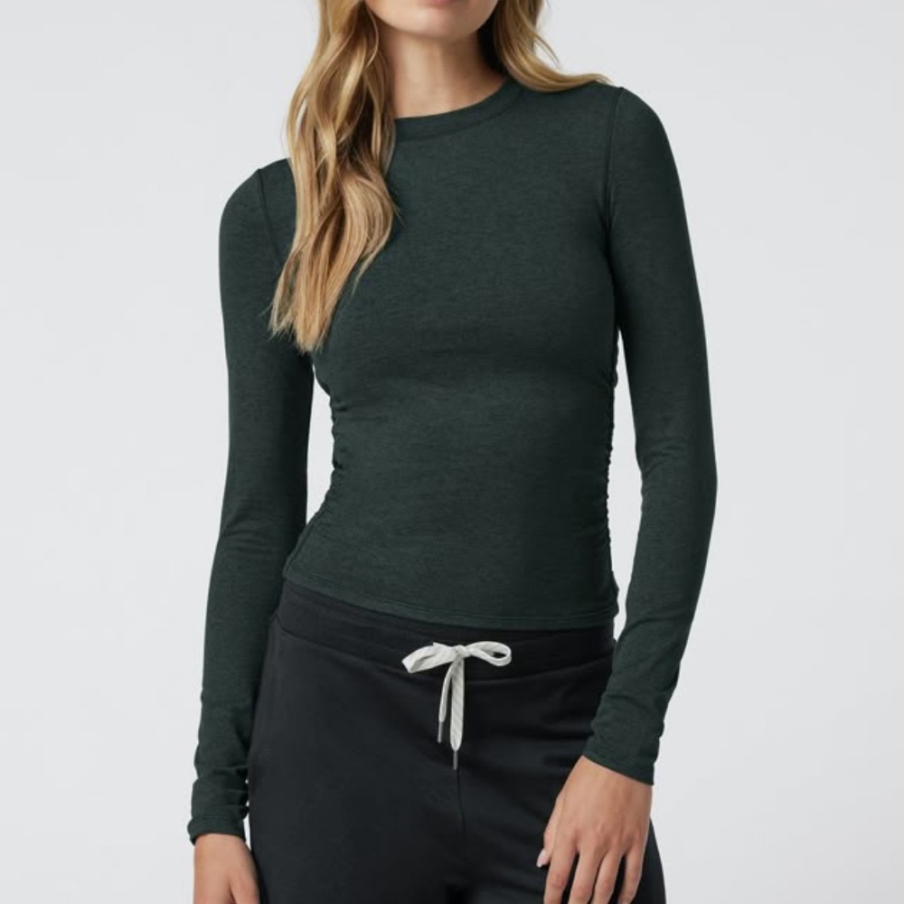 Vuori Halo Long Sleeve Ruched Tee Aspen Heather Green Medium